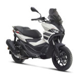 Aprilia_SR-GT-Urban_125_Opalescent-Light_3-4-ant-dx_76239-800x800