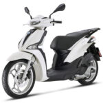 Piaggio_Liberty_125_Bianco-Luna_3-4-ant-sx-1100x786
